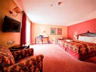 Brownsover Hall Hotel 3*