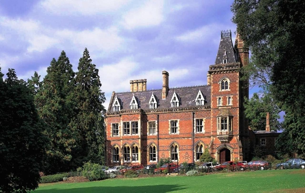 Hotel Brownsover Hall 3*